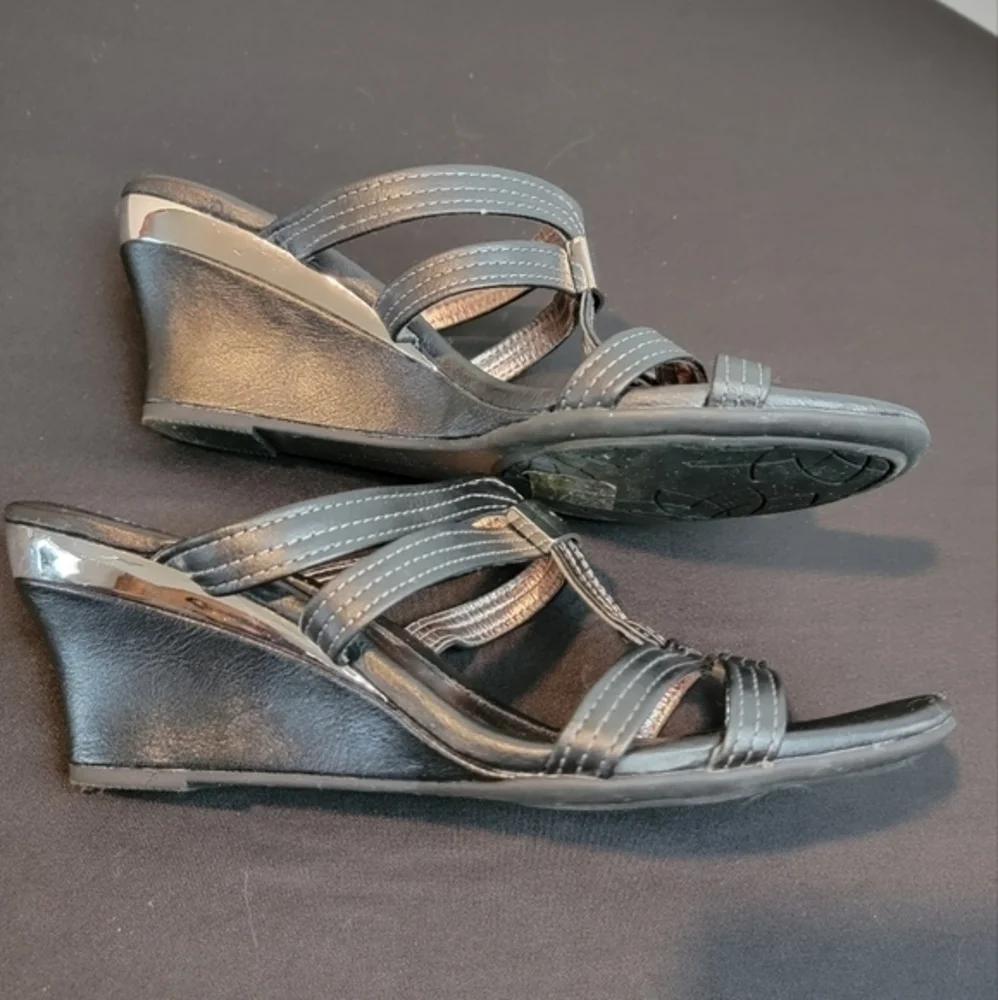Sole Senseability Justine Black‎ & Silver Wedge Sandals Size 8